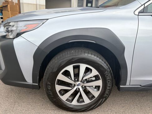 Used 2025 Subaru Outback Premium w/ Popular Package #1A AWD/4WD image 10