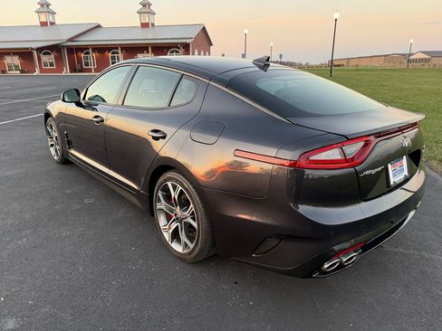 Used 2019 Kia Stinger GT2 image 7