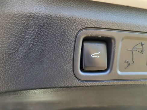 Used 2024 Ford Expedition XLT image 14