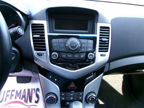 Used 2011 Chevrolet Cruze LT image 15