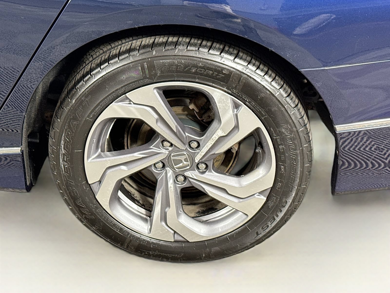 Used 2018 Honda Accord EX image 9
