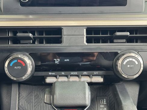 Used 2024 Toyota Tacoma 4x4 Double Cab image 18