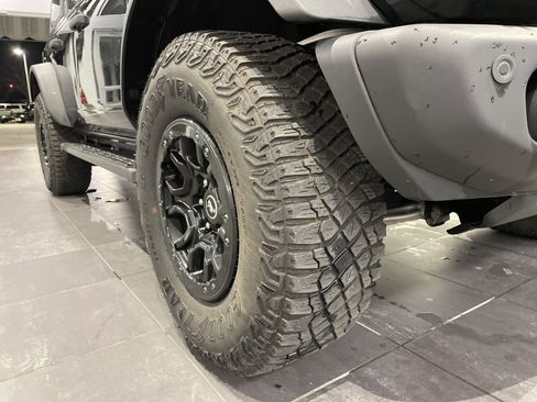 Used 2023 Ford Bronco Wildtrak image 13