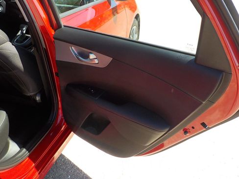 Used 2023 Kia Forte LXS w/ LXS Technology Package image 13