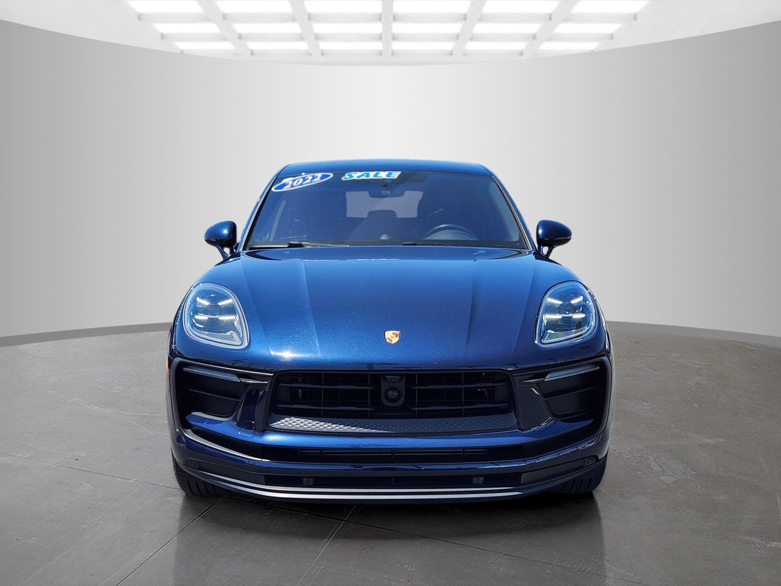 Used 2022 Porsche Macan AWD/4WD image 2