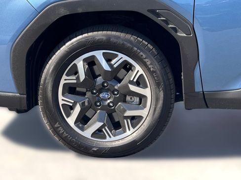 Used 2025 Subaru Forester Premium image 11