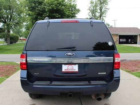 Used 2016 Ford Expedition XLT w/ Equipment Group 202A AWD/4WD image 8
