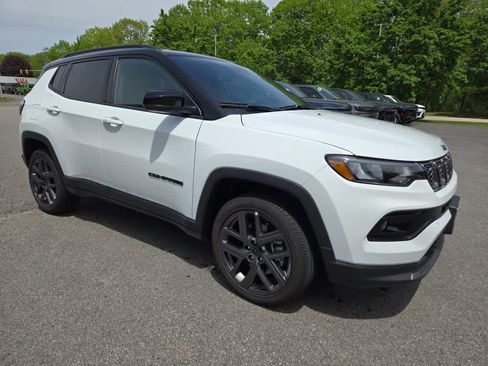 Used 2026 Jeep Compass Limited AWD/4WD image 2
