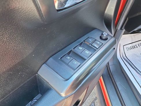Used 2022 Toyota Tacoma TRD Off-Road w/ Technology Package image 15