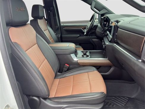 Used 2024 Chevrolet Silverado 3500 High Country w/ High Country Premium Package image 16