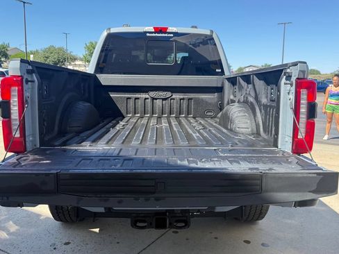 Used 2025 Ford F350 Lariat w/ Lariat Ultimate Package AWD/4WD image 5