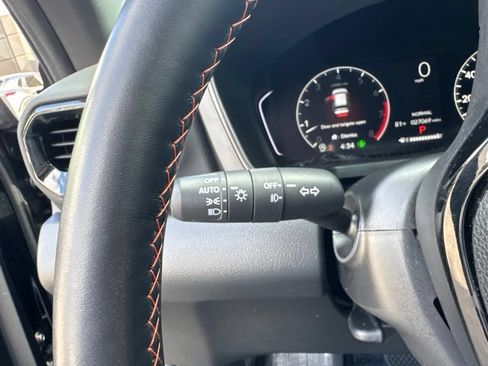 Used 2025 Honda Pilot TrailSport image 48