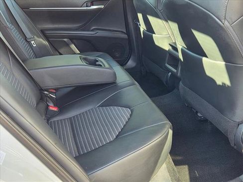 Used 2023 Toyota Camry SE image 19