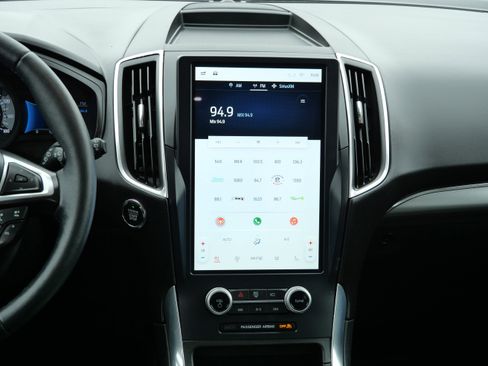 Used 2024 Ford Edge Titanium image 14