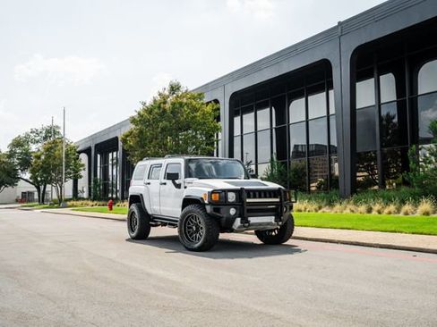 Used 2009 HUMMER H3 Alpha image 48