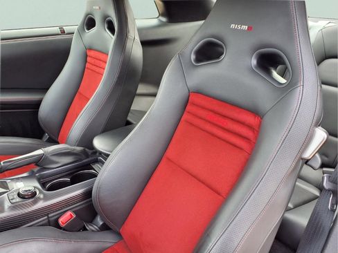 Certified 2020 Nissan GT-R NISMO AWD/4WD image 15
