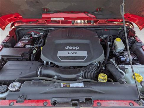 Used 2014 Jeep Wrangler Unlimited Sahara w/ Connectivity Group AWD/4WD image 20