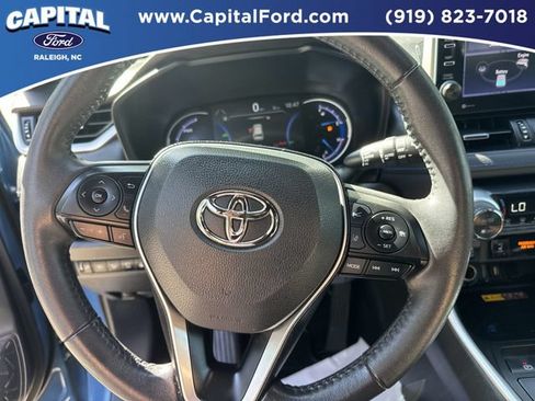 Used 2022 Toyota RAV4 XSE AWD/4WD image 25