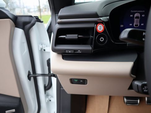 New 2025 Porsche Macan 4S Electric image 36