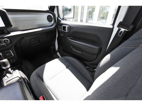 Used 2024 Jeep Wrangler Unlimited Sport AWD/4WD image 12