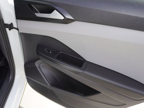 Used 2022 Volkswagen Taos SE FWD image 10