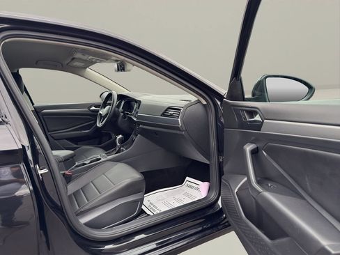Used 2024 Volkswagen Jetta SE FWD image 23
