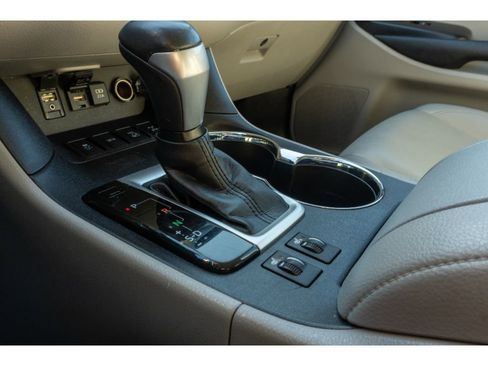 Used 2019 Toyota Highlander XLE image 26