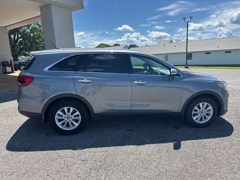 Used 2020 Kia Sorento L image 8