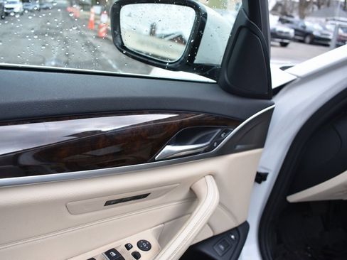 Used 2018 BMW 530e xDrive w/ Premium Package 2 image 13