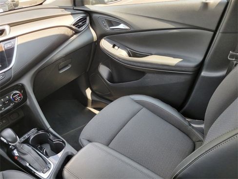 Used 2022 Buick Encore GX Select w/ Sport Touring Package image 17