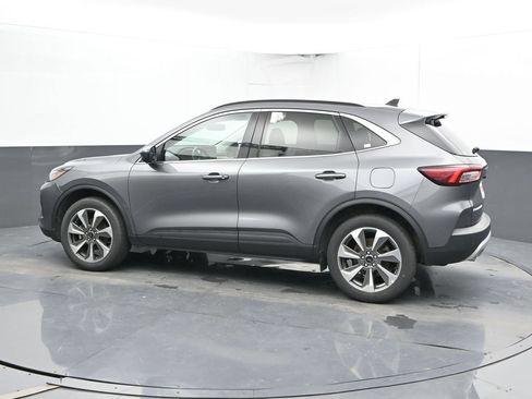 Used 2024 Ford Escape Platinum AWD/4WD image 9