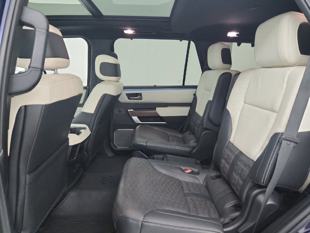 Used 2023 Toyota Sequoia Capstone AWD/4WD image 34