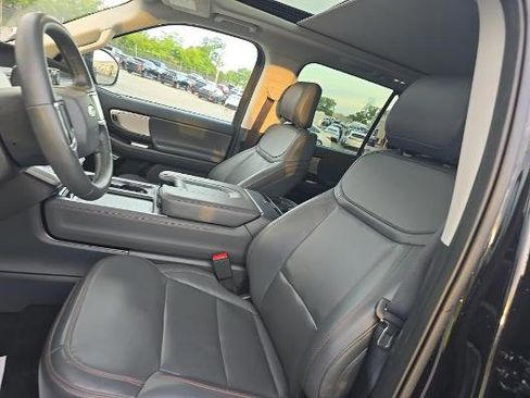 Used 2025 Ford Expedition Max Active AWD/4WD image 3