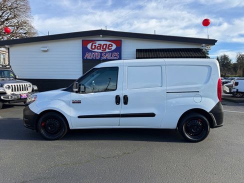 Used 2018 RAM ProMaster City Tradesman image 3