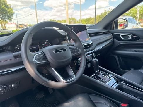Used 2025 Jeep Compass Trailhawk AWD/4WD image 23