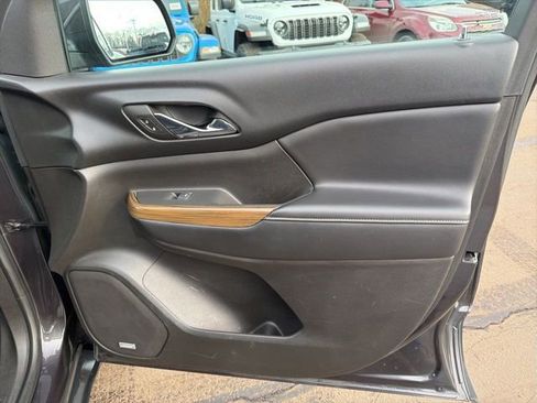 Used 2017 GMC Acadia SLE image 27