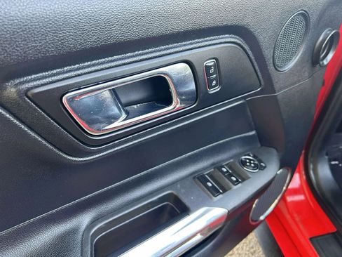 Used 2017 Ford Mustang Premium image 23