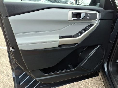 Used 2023 Ford Explorer XLT w/ Equipment Group 202A AWD/4WD image 14