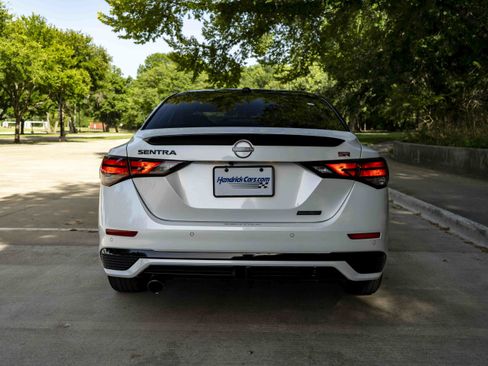 Used 2025 Nissan Sentra SR w/ Midnight Edition FWD image 8