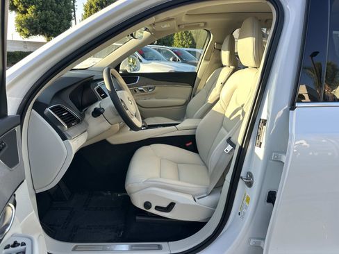 Certified 2025 Volvo XC90 B6 Plus w/ Protection Package Premier image 17