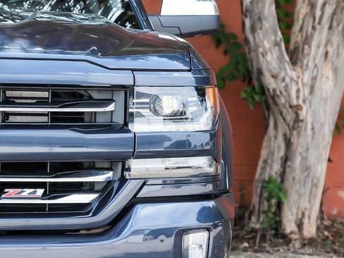Used 2018 Chevrolet Silverado 1500 LTZ Z71 w/ Centennial Edition image 39