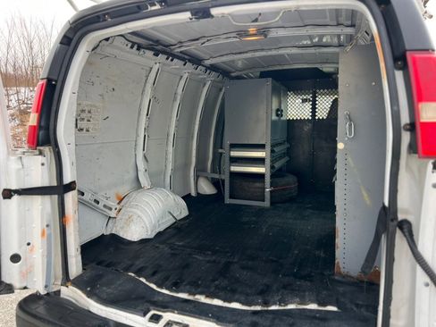 Used 2009 Chevrolet Express 1500 RWD 1500 135 image 24