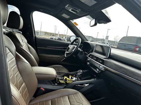 Used 2022 Kia Telluride SX w/ SX Prestige Package image 13