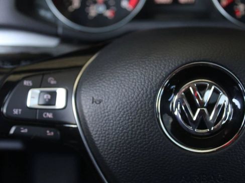 Used 2018 Volkswagen Passat 2.0T SE FWD image 26