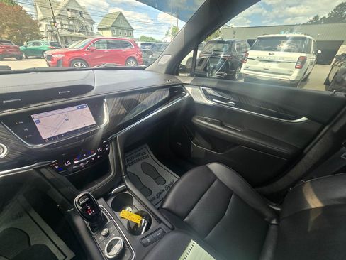 Used 2021 Cadillac XT6 Premium Luxury AWD/4WD image 12