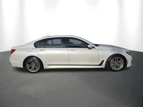 Used 2019 BMW 750i w/ Executive Package RWD image 7