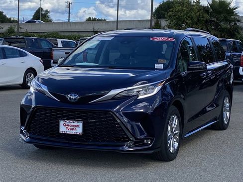 Certified 2023 Toyota Sienna XSE w/ XSE Plus Package AWD/4WD image 47