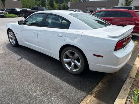 Used 2013 Dodge Charger R/T RWD image 3