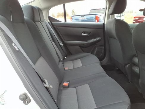 Used 2022 Nissan Sentra SV image 6