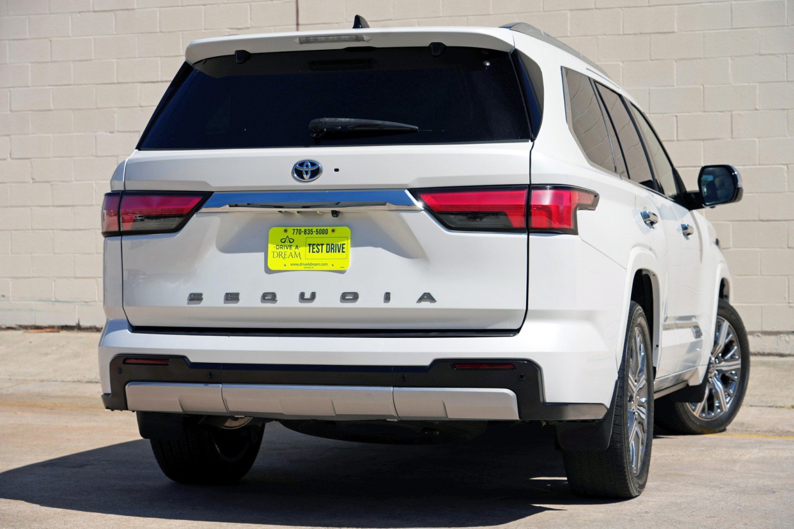 Used 2023 Toyota Sequoia Capstone AWD/4WD image 5